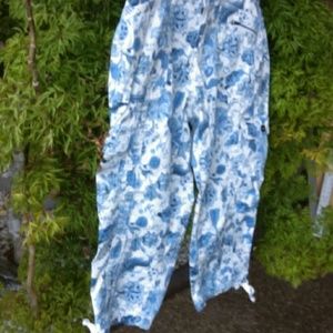 Pants capris stretchy blue and white